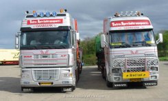 DAF XF 95.530 Sattelzugmaschine Tieflader mit Mähdrescherteilen 2003