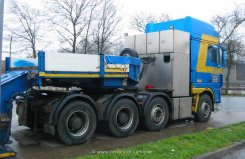 DAF XF 95.480 Schwerlast-Sattelzugmaschine mit Tieflader und Komatsu Radlader 2003-2006