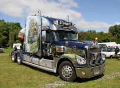 Freightliner Coronado 6x4 Sattelzugmaschine Airbrush "Bluebird" 2001-ca. 2010