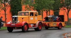 Hanomag ST100 Zugmaschine mit Tieflader und Hanomag K55 Raupe 1947