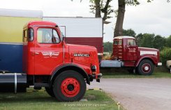 Henschel HS100 S Sattelzugmaschine mit Kofferauflieger 1960