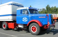 Henschel HS140 S Sattelzugmaschine mit Kofferauflieger 1961