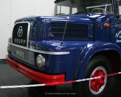 Krupp KS801 Kipper mit Tieflader und Hanomag B11 Radlader 1963