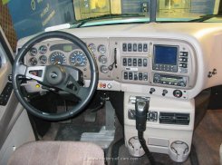 Mack Vision CX Sattelzugmaschine 2000-2005