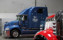 Mack Vision CX 460 Sattelzugmaschine 2002