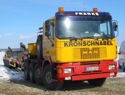 MAN F90 41.502 8x4/4 Schwerlast-Sattelzugmaschine Kronschnabel 1990-1994