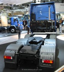 MAN TGA 41.530 XXL 8x4/4 Schwerlast-Sattelzugmaschine 2004