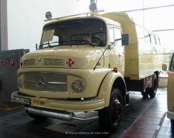 Mercedes-Benz LAF911 Küchenwagen DRK 1972
