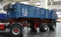 Mercedes-Benz LS1928 4x2 Sattelzugmaschine langes Fahrerhaus Export 1980