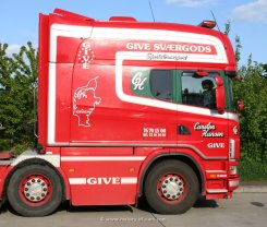 Scania 164L 580 Longline 8x4/4 Schwerlast-Sattelzugmaschine GIVE 2003-2004