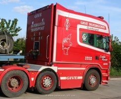 Scania 164L 580 Longline 8x4/4 Schwerlast-Sattelzugmaschine GIVE 2003-2004