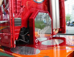 Volvo FH12 6x2/4 Sattelzugmaschine Guldager "Dream Catcher" 2004