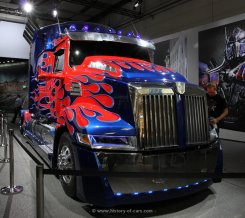 Western Star 4900X 6x4 Sattelzugmaschine "Optimus Prime" (Transformers) 2014